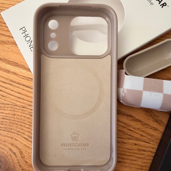 SOLD Velvet Caviar Nude Vibe Checker iPhone 17 Pro Case + AirPod Pro Case - Picture 7 of 13